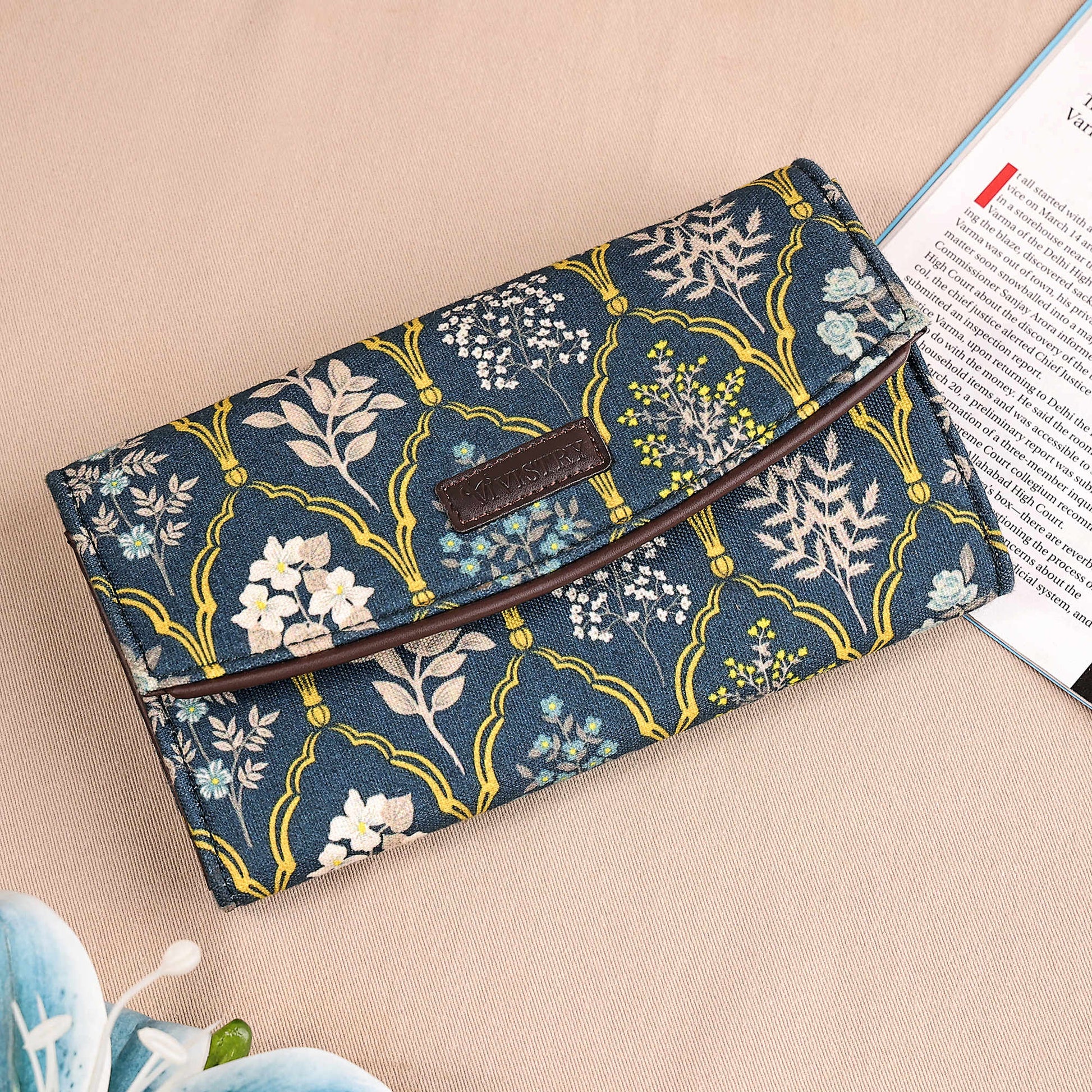 Blue Trellis Women’s Printed Flap Wallet - Vivistry